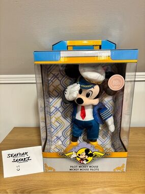 NIB Pilot Mickey D23 2022 Plush